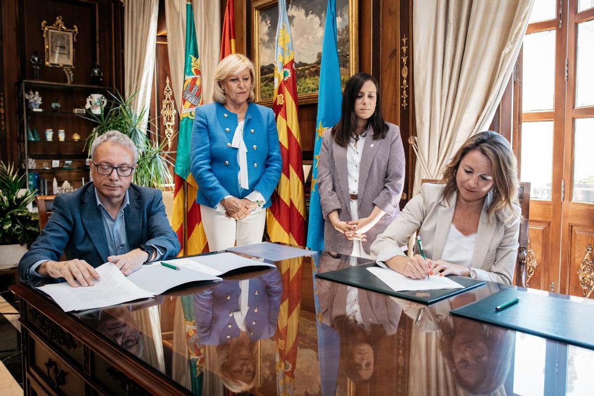 Firma de la adquisición de la sexta vivienda social.