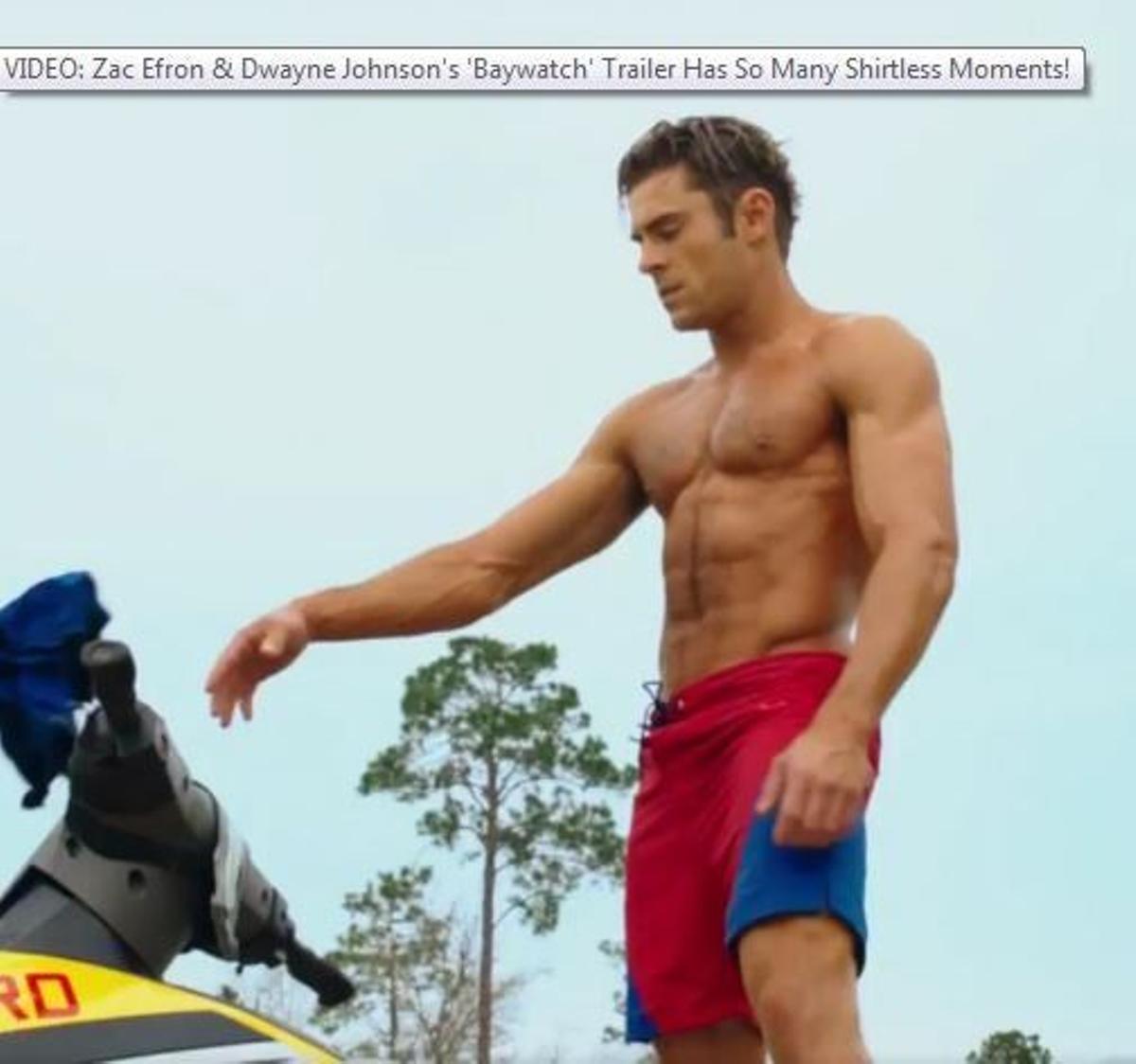 Zac Efron enseñando el torso en Los Vigilantes de la Playa
