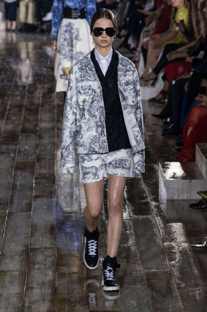 Chaqueta y short estampado de la colección crucero de Dior 2019