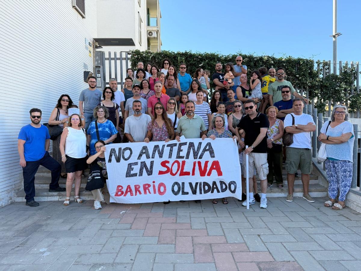 El PSOE exige a Urbanismo que impida la colocación de una antena en Soliva tras el rechazo vecinal