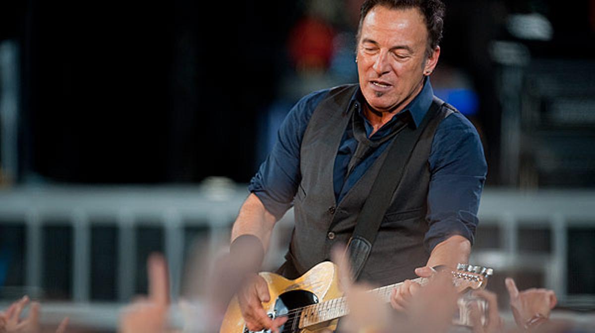 Aquest és el moment en què Bruce Springsteen es refereix als indignats del 15-M durant el seu concert a Barcelona, ahir.