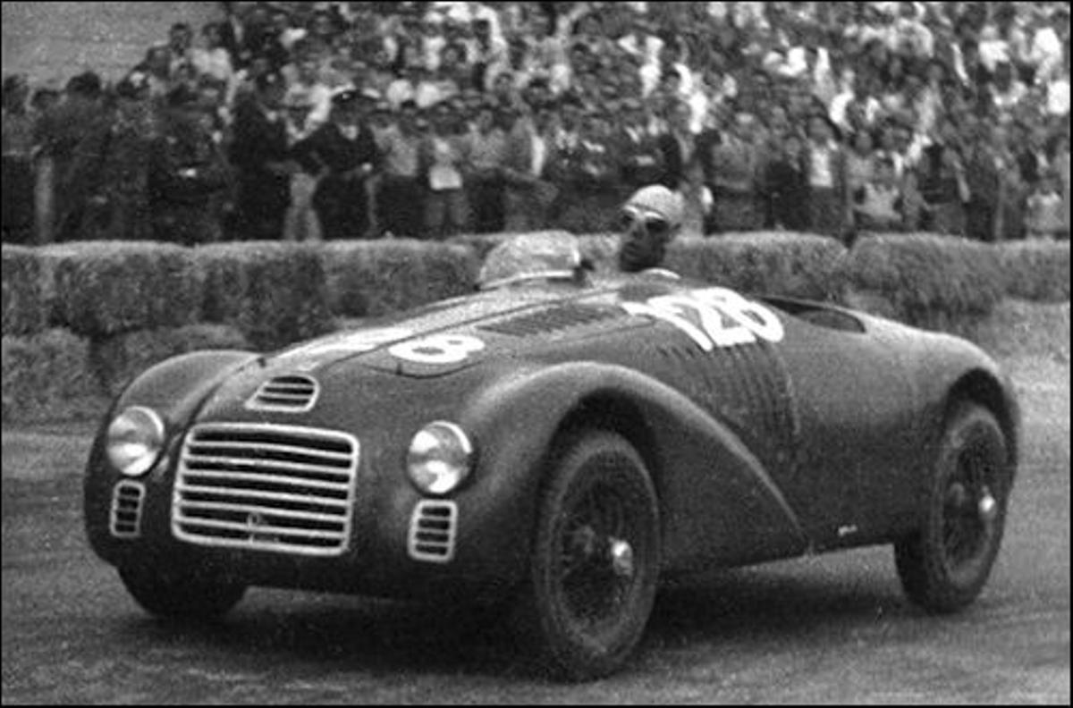 Ferrari 125 S en una carrera en 1947