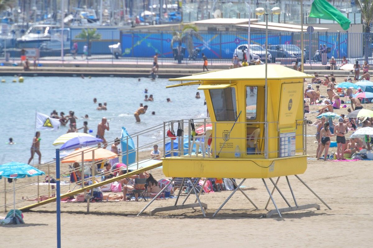 Un sábado de playa en Las Alcaravaneras (21/08/21)