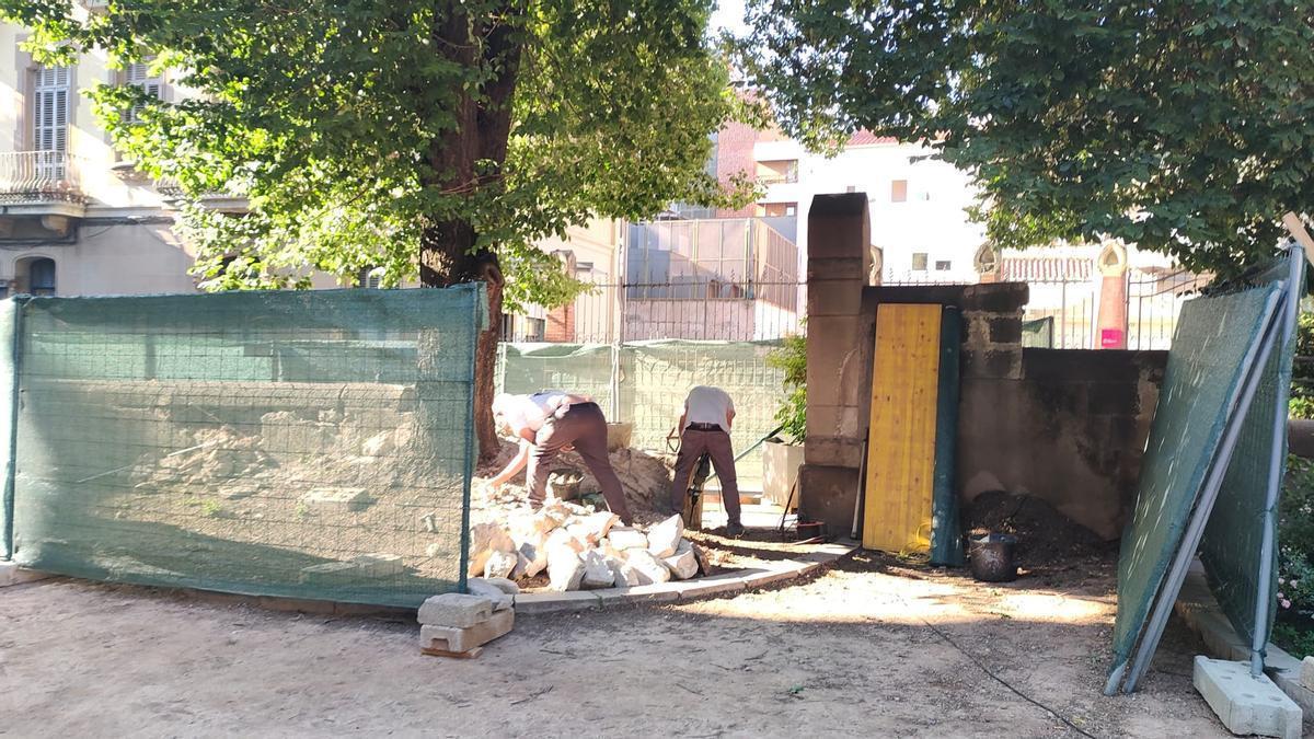 Els treballs duraran setmanes, però li treuran la cotilla a l'arbre mantenint el tancament perimetral