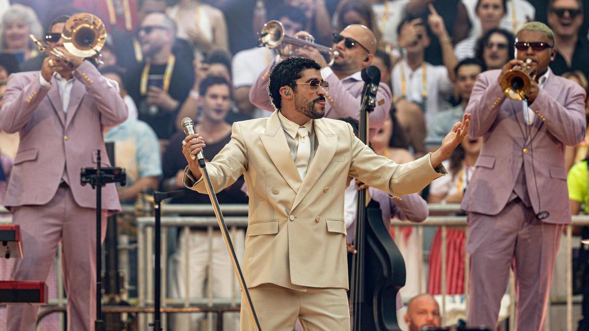 CONCIERTO BAD BUNNY MADRID | Bad Bunny tropicaliza Madrid: tres horas con Dios para entender por qué todo el mundo quiere ser latino