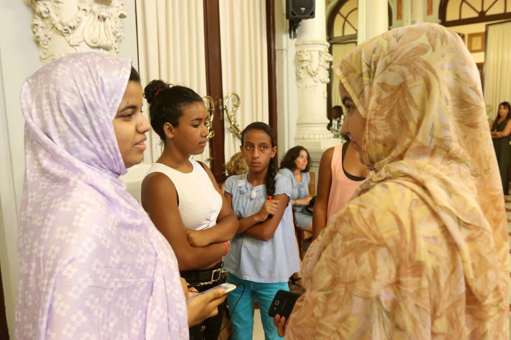 Recepción de los niños saharauis en el Ayuntamiento de Málaga.