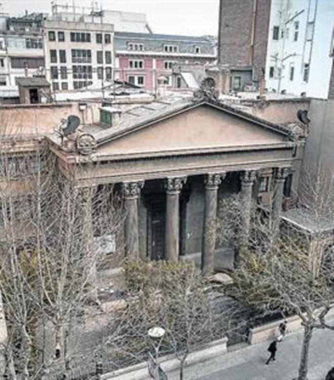 El extraño edificio de Bailèn