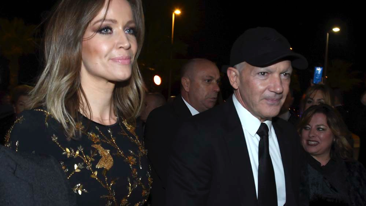 Antonio Banderas y Nicole Kimpel en una inauguración en Málaga