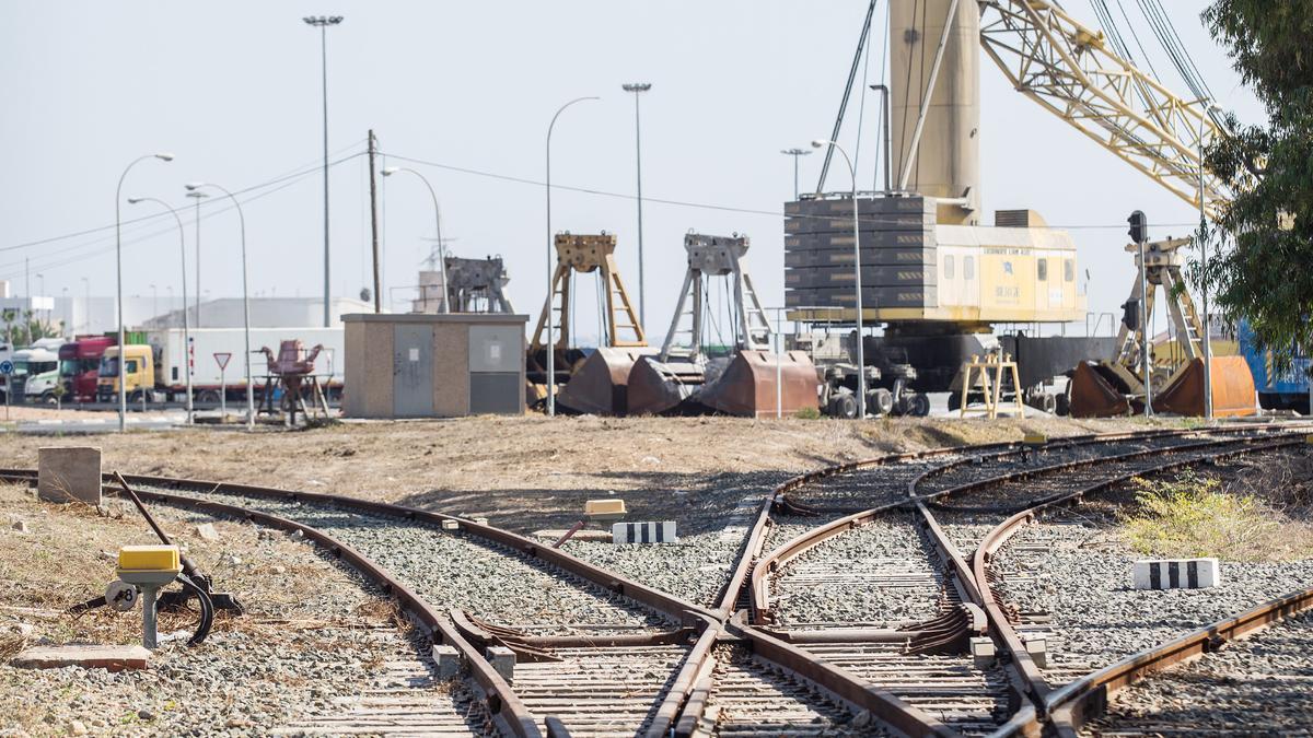 Acceso ferroviario al puerto de Alicante que debe remodelarse para adaptarlo a ancho AVE