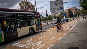 Set de cada deu barcelonins recolzaria un servei de bicis compartides que integri els municipis de l’Àrea Metropolitana