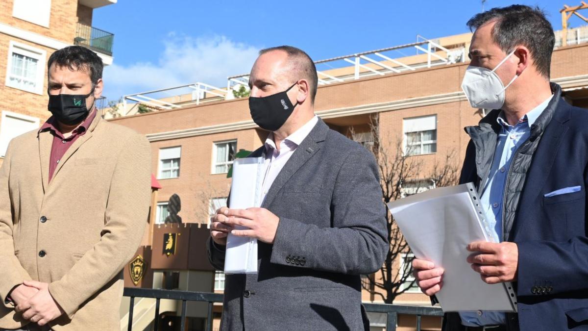 El vicepresidente segundo de la Generalitat Valenciana y conseller de Vivienda y Arquitectura Bioclimática, Rubén Martínez Dalmau, en su visita a Riba-roja.