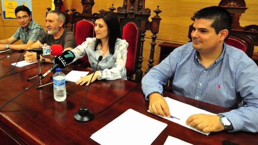 Charlín, en primer término, con los otros tres socios de gobierno. I.A.