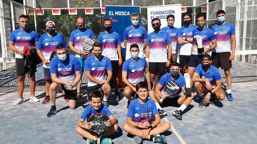 Participantes del torneo solidario organizado por Fundación El Mosca.