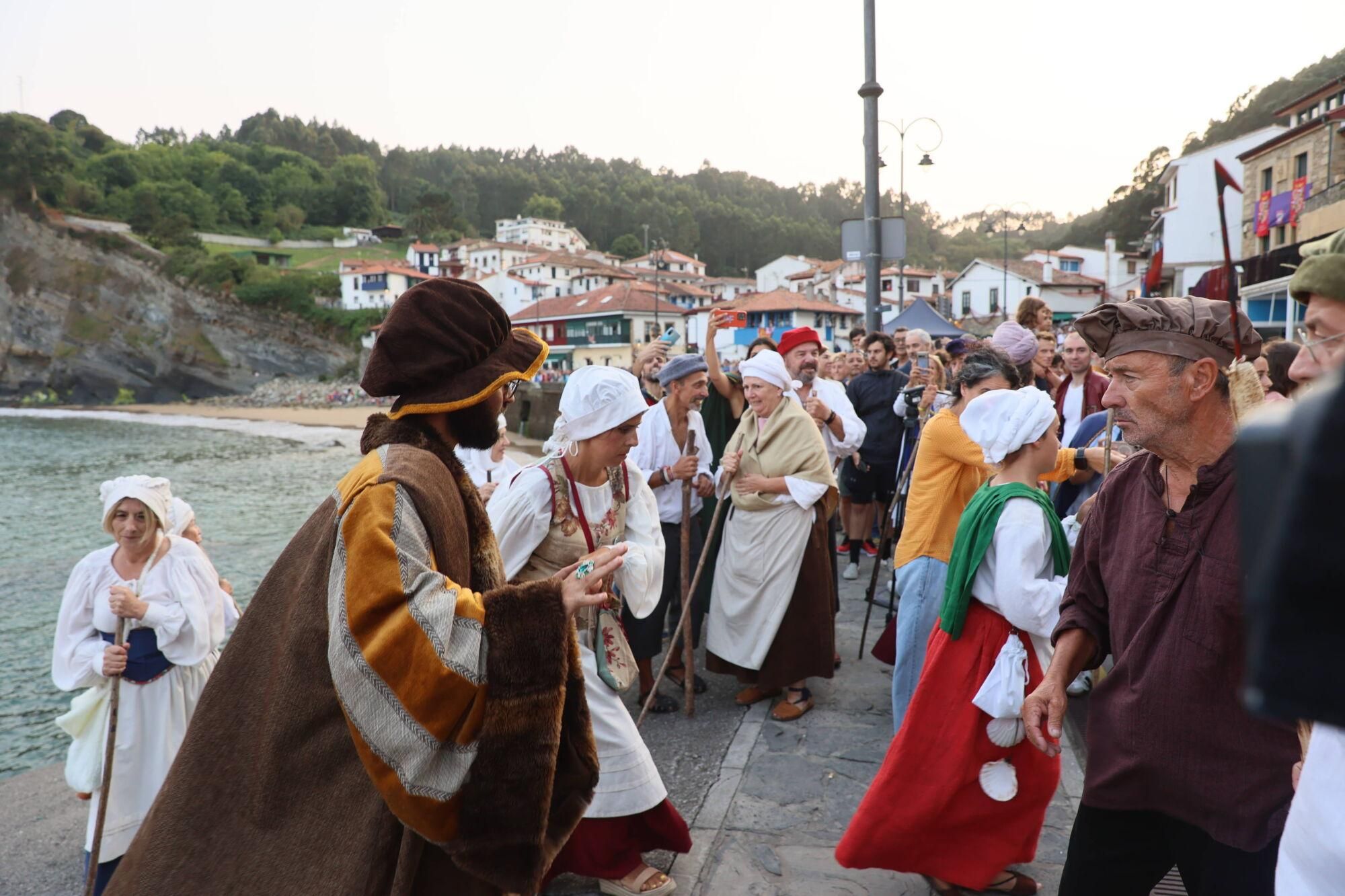 Carlos V siempre desembarca en Tazones