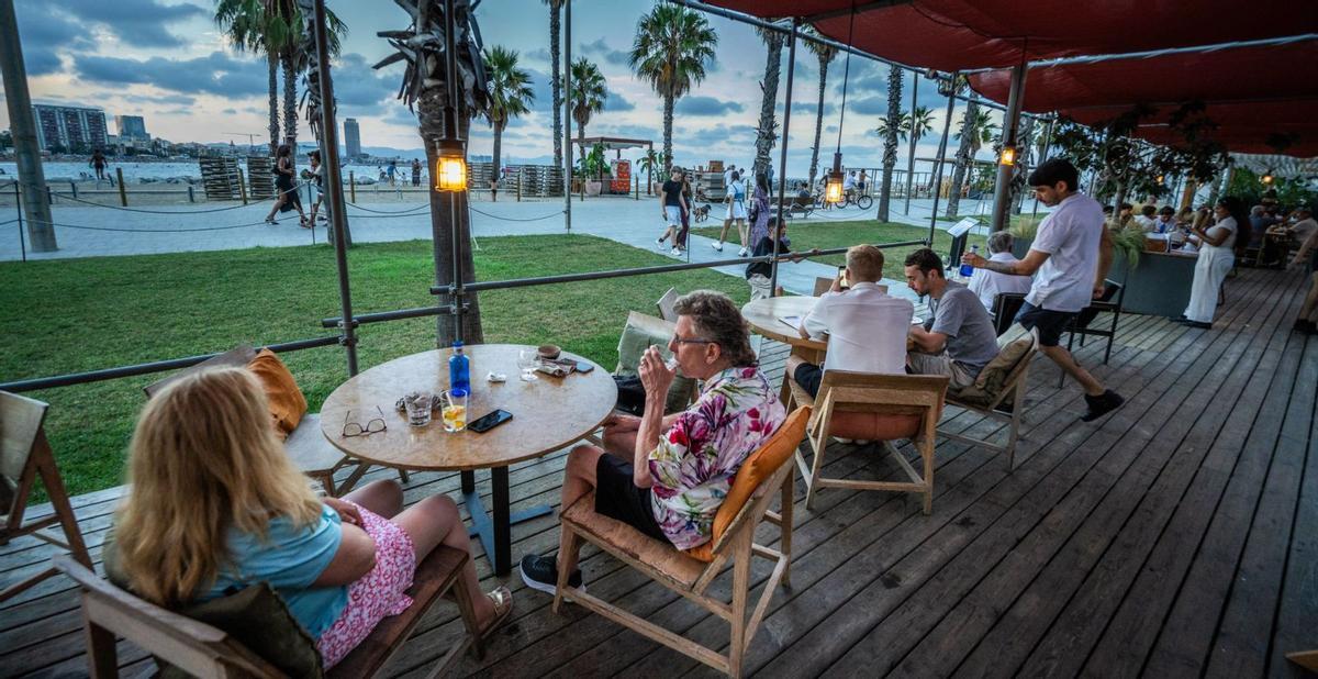 Barcelona expandeix l’activitat gastrolúdica amb vista al mar Barcelona expandeix l’activitat gastrolúdica amb vista al mar