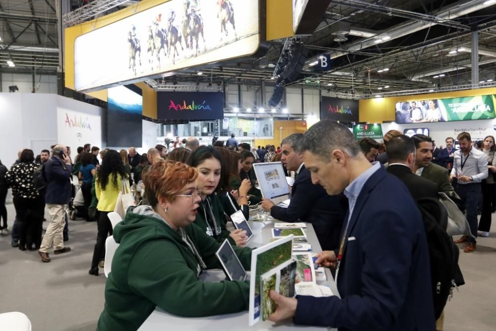 Inauguración de los pabellones de Andalucía y Málaga en Fitur.