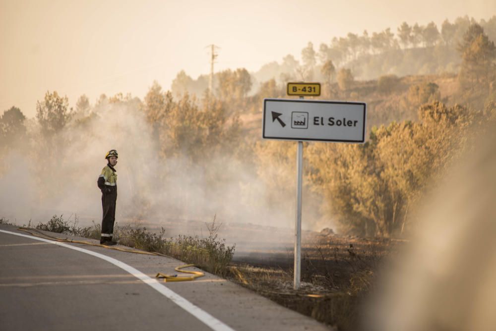 Imatges de l'incendi d'Avinyó.