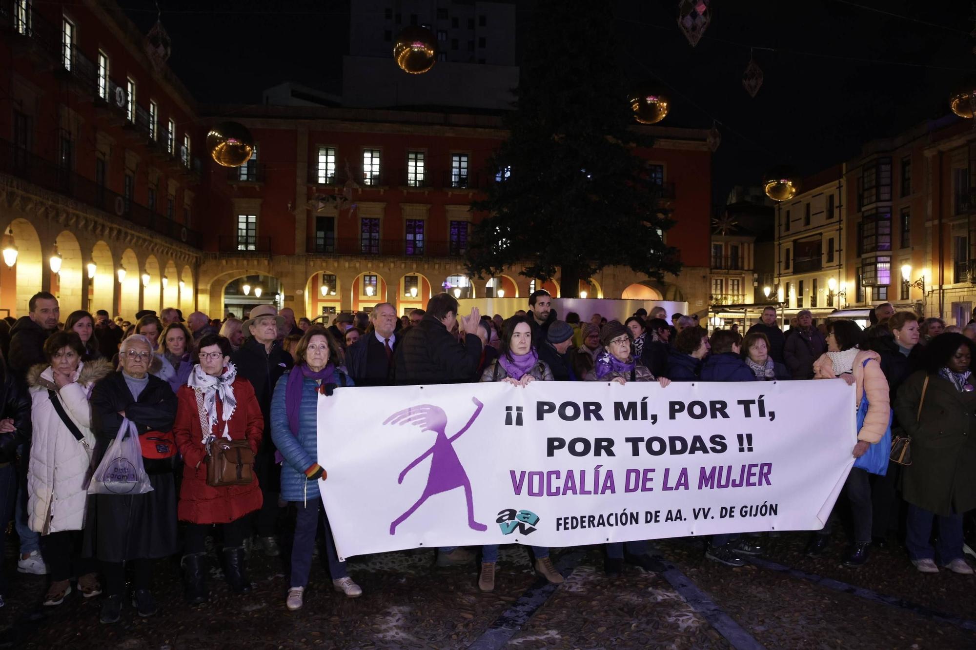 La concentración por el 25N en Gijón, en imágenes