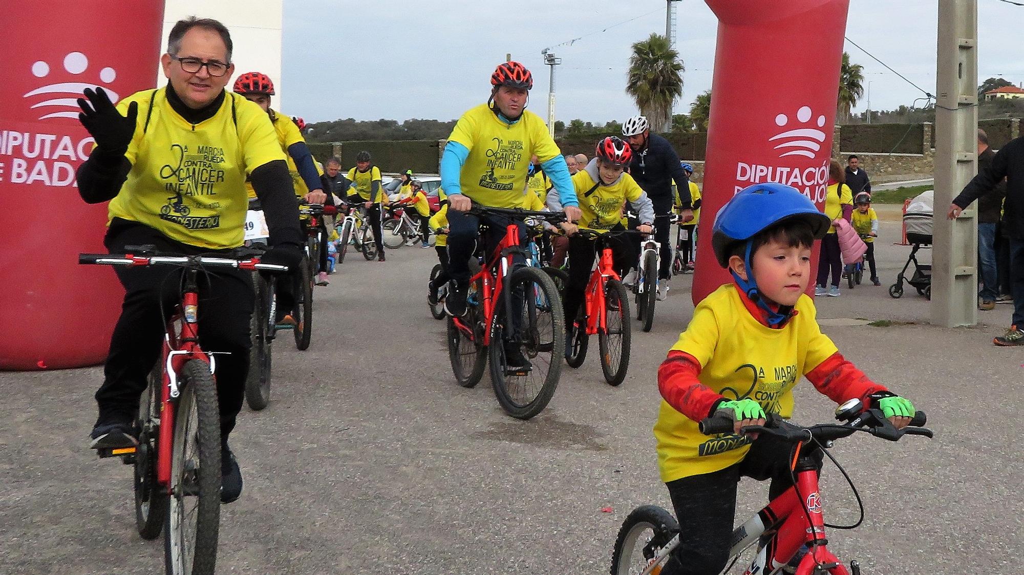 II Marcha Sobre Ruedas Contra el Cáncer Infantil de Monesterio