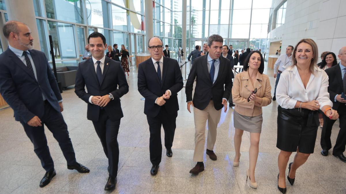 José Rodríguez Jurado, Juan Antonio Sagredo, Carlos Serrano, Carlos Mazón, Rebeca Torró y Nuria Montes, en el Palacio de Congresos, ayer.