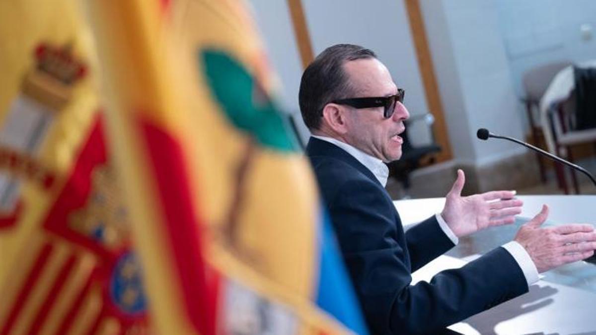 El director general de Cultura del Gobierno de Aragón, Pedro Olloqui, durante una rueda de prensa.