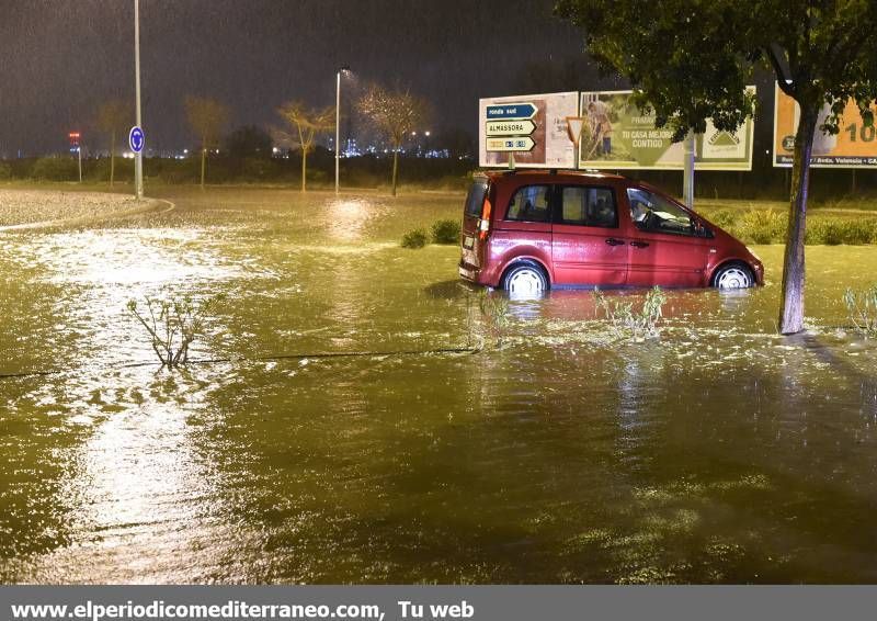 GALERÍA DE FOTOS -- El diluvio cae en Castellón y provoca inundaciones