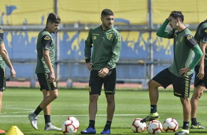 TELDE. Entrenamiento de la UDLP  | 02/04/2019 | Fotógrafo: José Pérez Curbelo