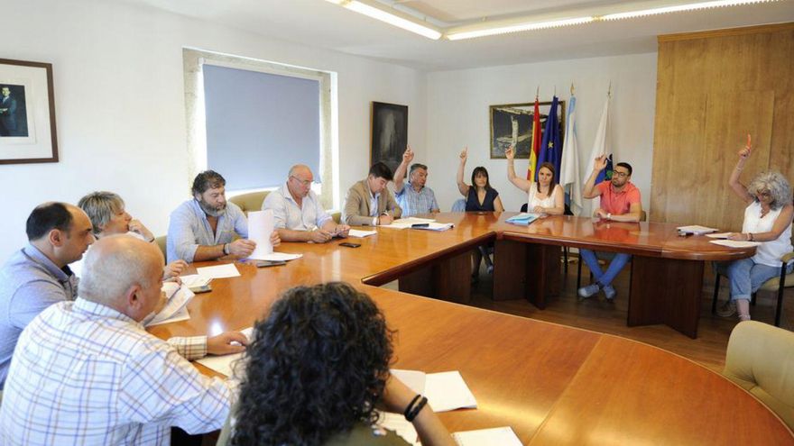 La oposición vota en contra del plan de ajuste.
