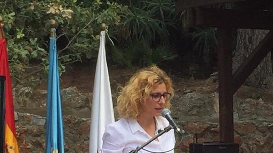 La alcaldesa, Rosa Arrabal, durante la presentación del Festival de la Cueva.