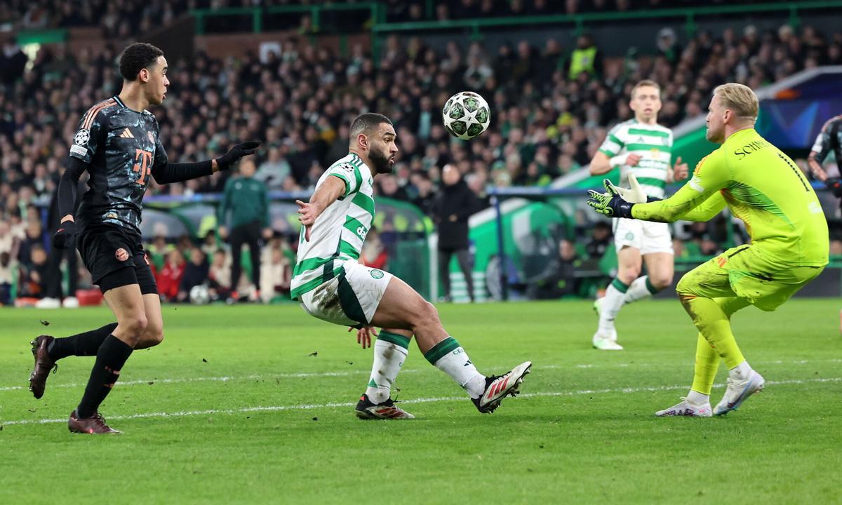 Kasper Schmeichel, en una intervención en el Celtic-Bayern