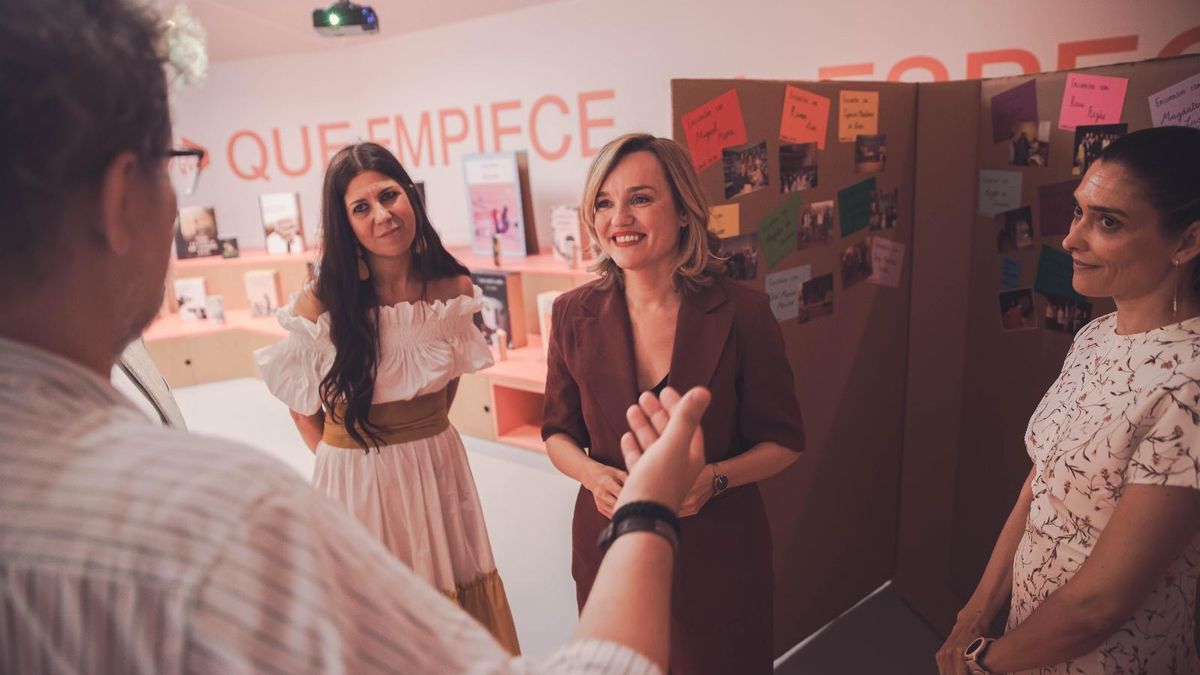 La ministra de Educación, Pilar Alegría, antes del acto de este miércoles en El Burgo de Ebro.