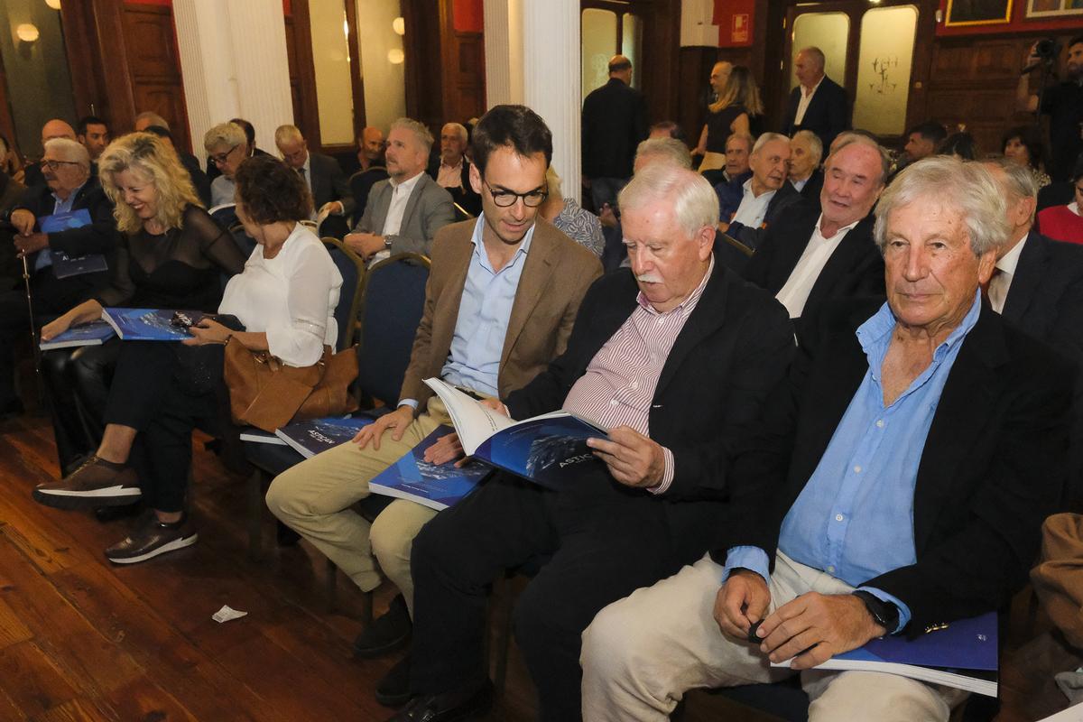 Público en la presentación del libro 'Astican 1975-2025'.