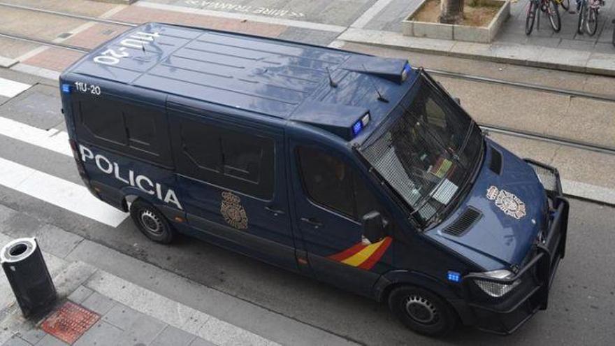 Detenidos dos hombres que habían huido tras apuñalar a otro varón durante una disputa en un bar de Zaragoza