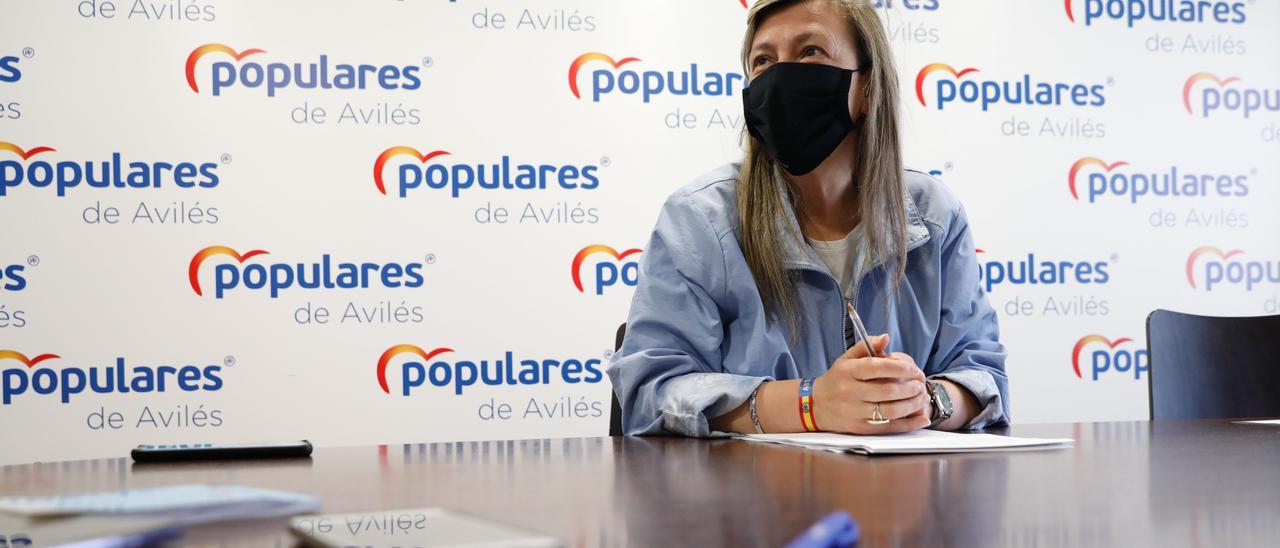 Esther Llamazares, ayer, en la sede del grupo municipal del PP.