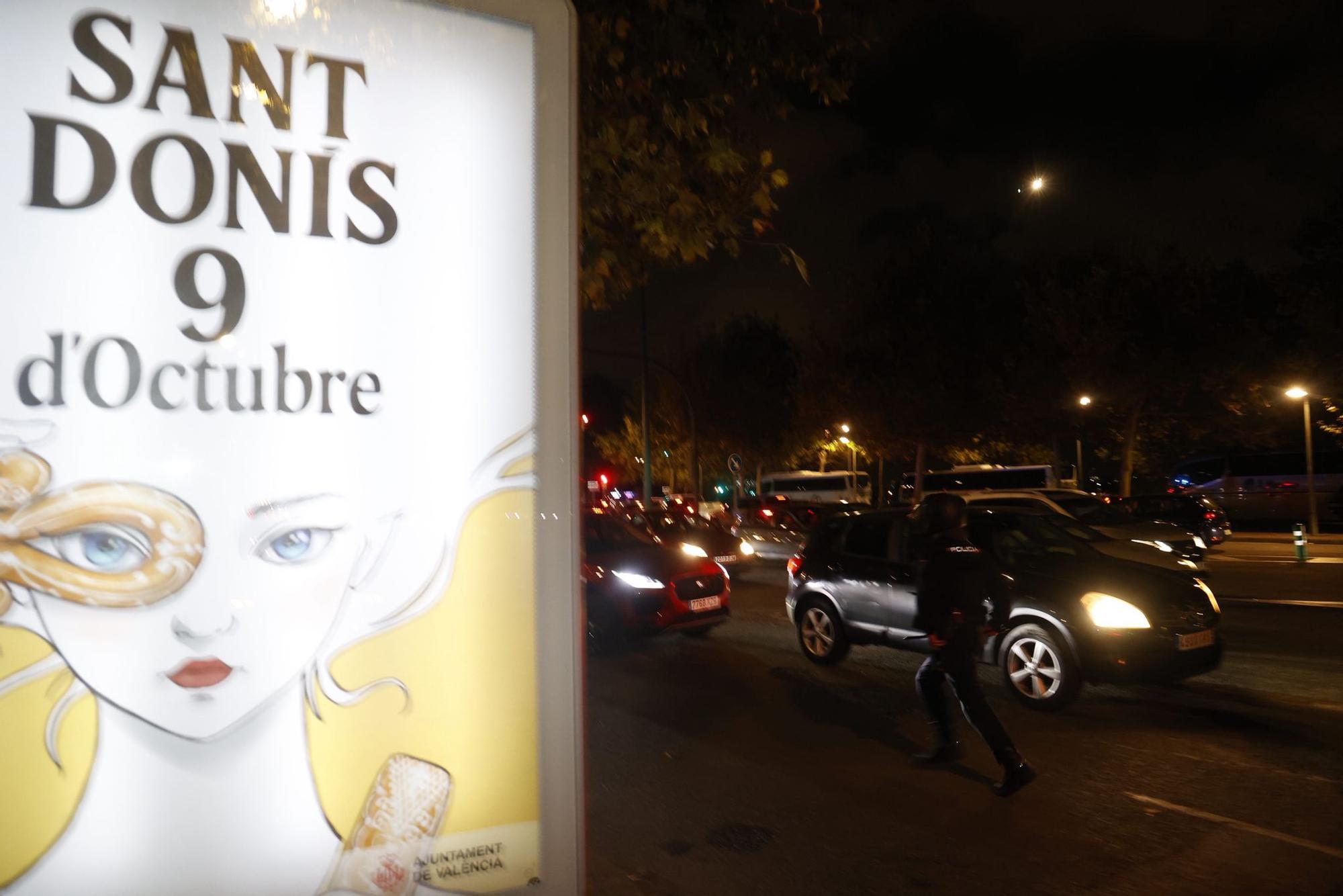 Enfrentamientos entre policía y manifestantes ante un Roig Arena blindado