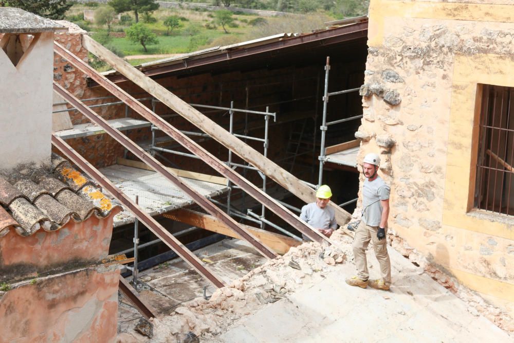 Reformas en el tejado de Raixa