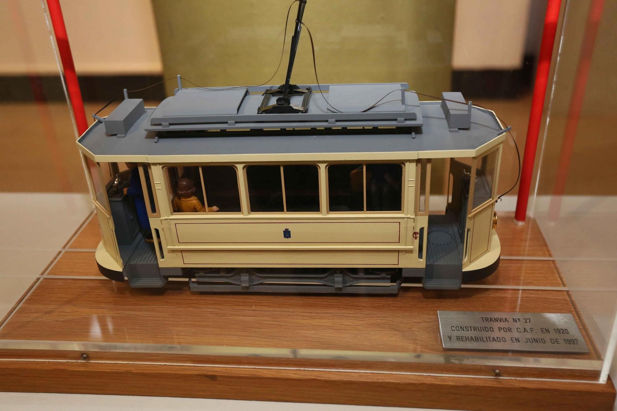 La Compañía de Tranvías inaugura la exposición por sus 120 años de historia