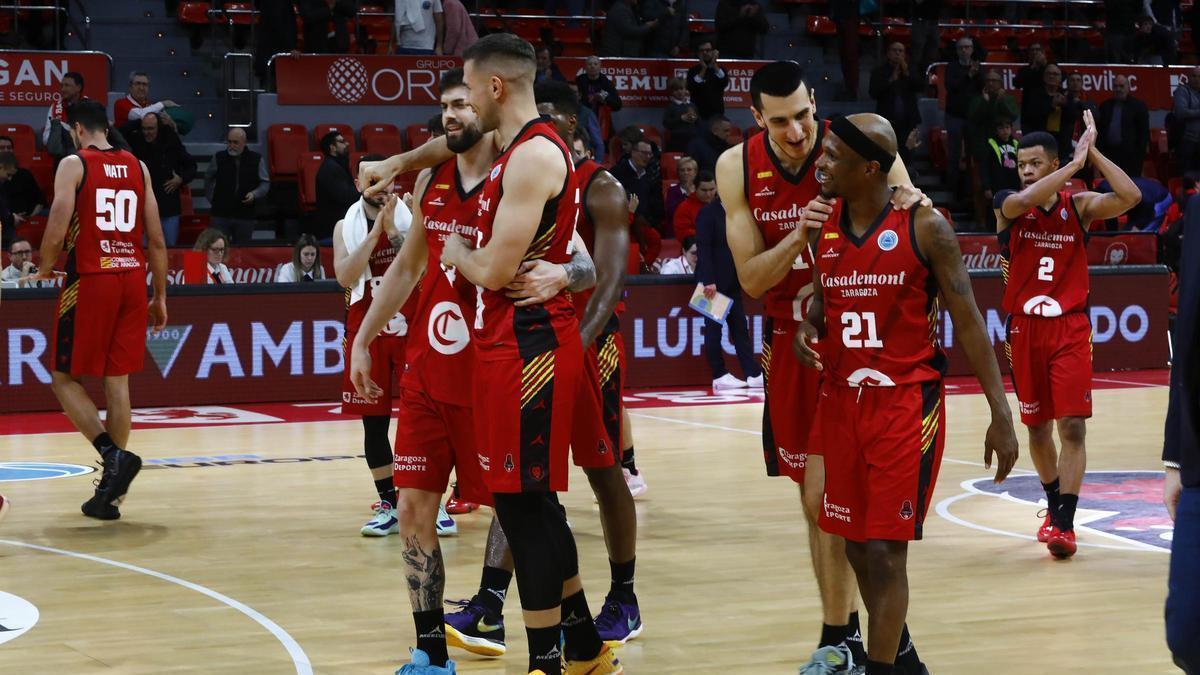 Los jugadores del Casademont celebran la clasificación.
