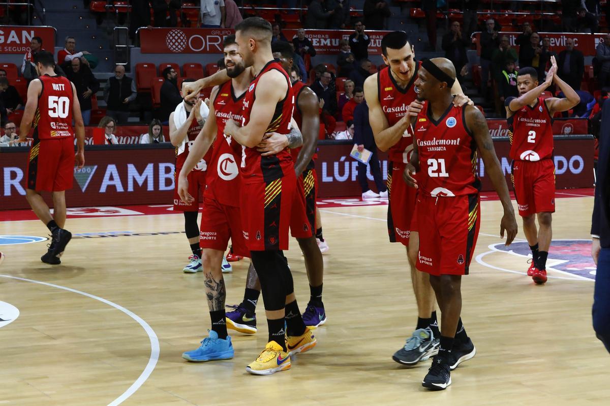 Los jugadores del Casademont celebran la clasificación.