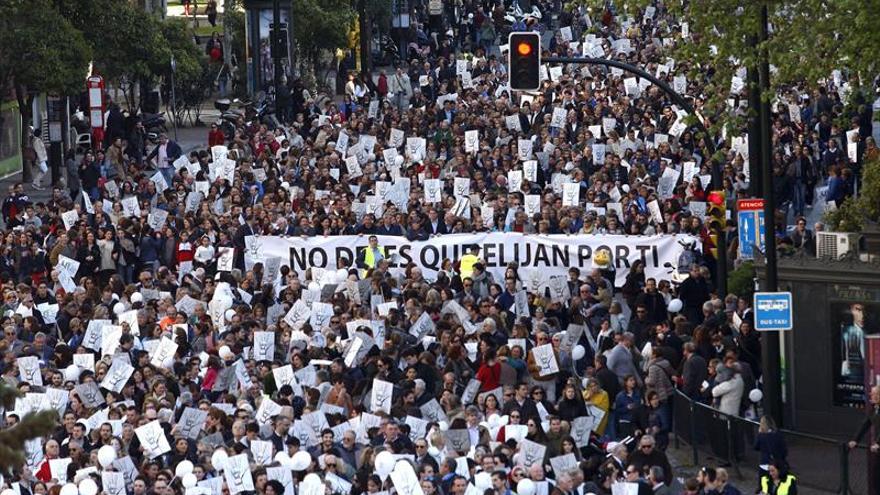 La mayor protesta de la concertada en Aragón reúne a 20.000 personas