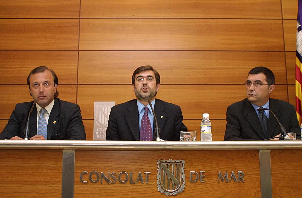 Rueda de prensa de Antich, Alomar y Mesquida sobre el levantamiento de la ecotasa Rueda de prensa de Antich, Alomar y Mesquida sobre el levantamiento de la ecotasa