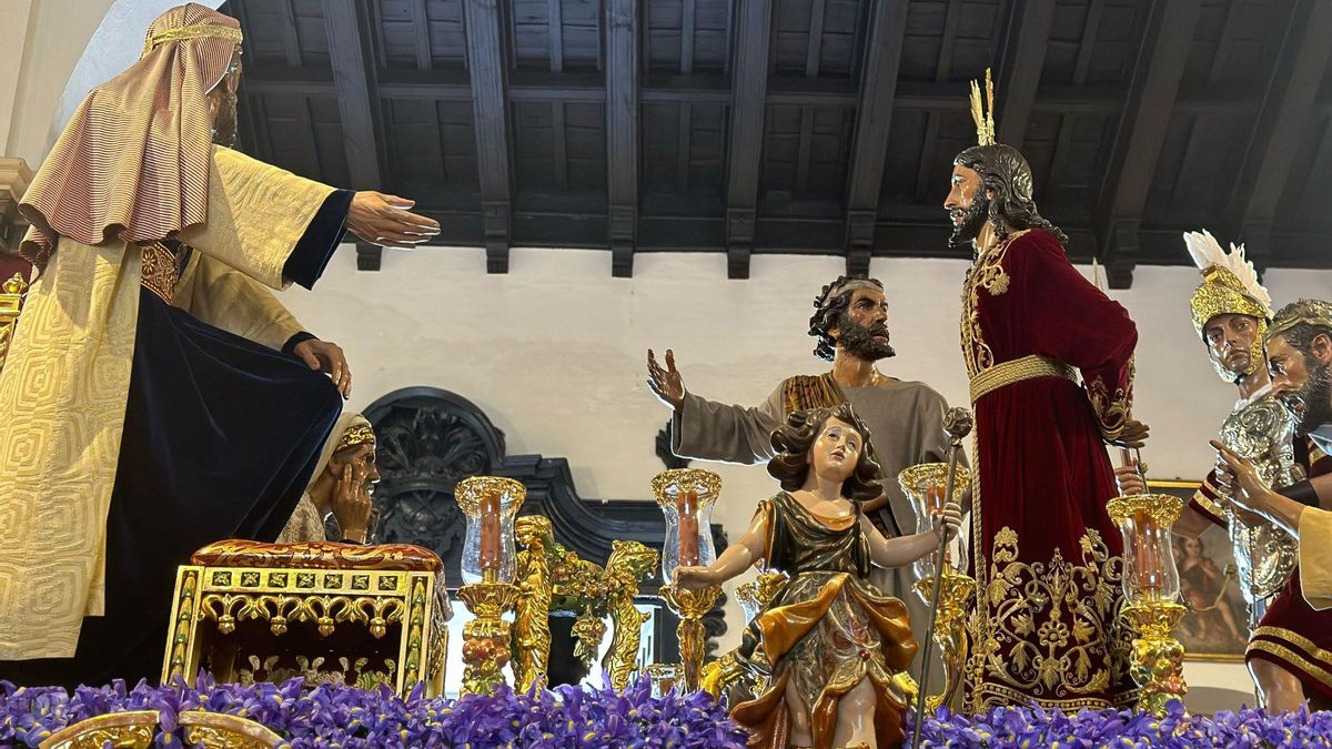 Así luce el misterio de Jesús  ante Anás de la Hermandad del Dulce Nombre, también conocida como la Bofetá.