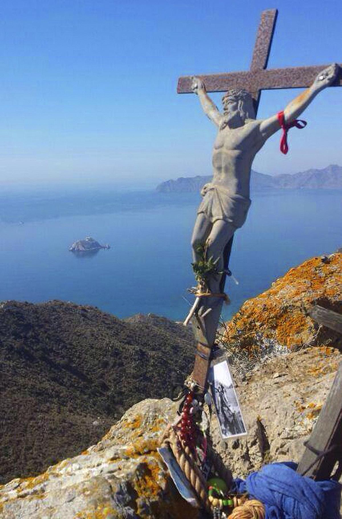 Antigua imagen del Cristo de los Buzos, que fue robada en el año 2017