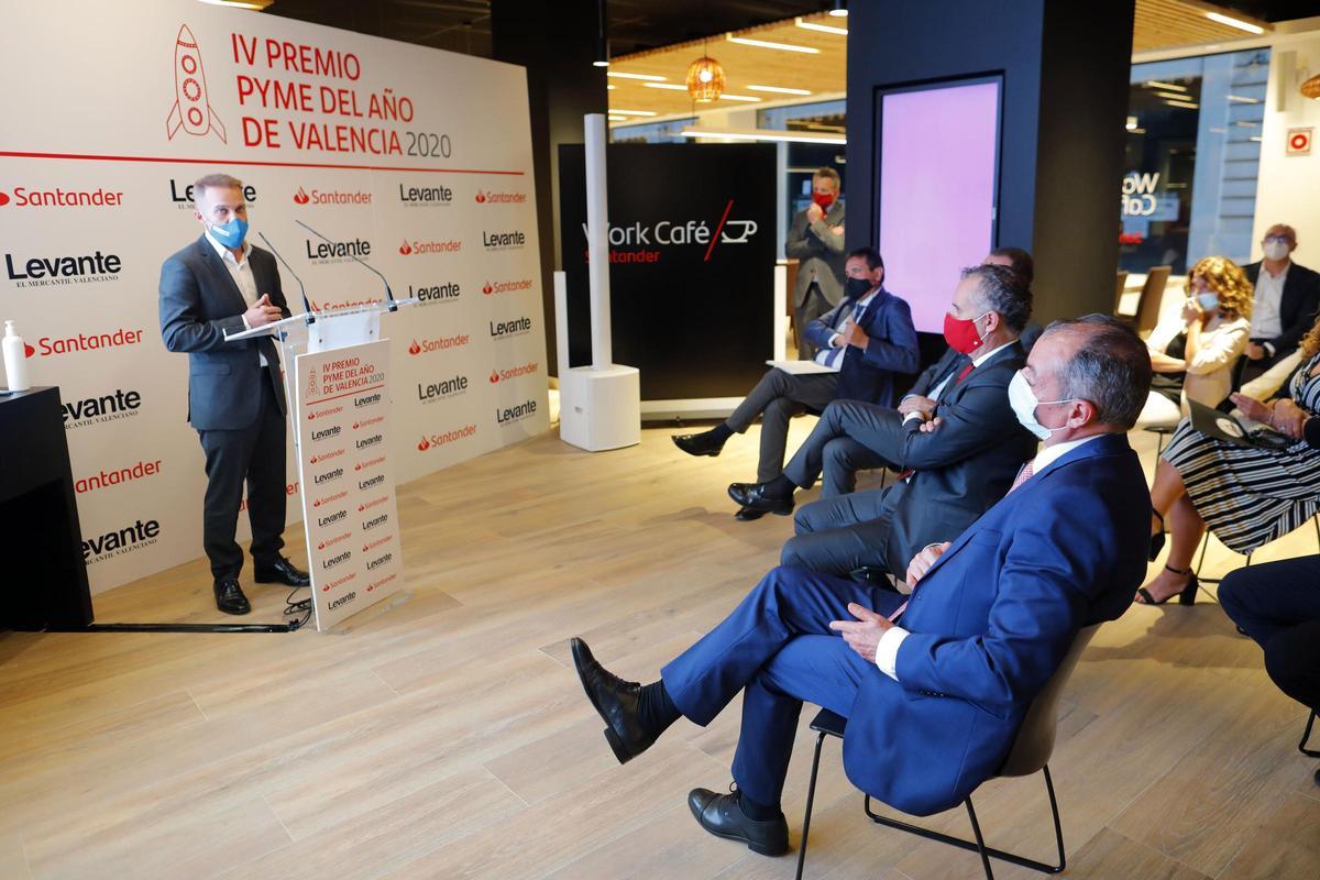 El acto se celebró en el nuevo Work Café Banco Santander de la calle Barcas.