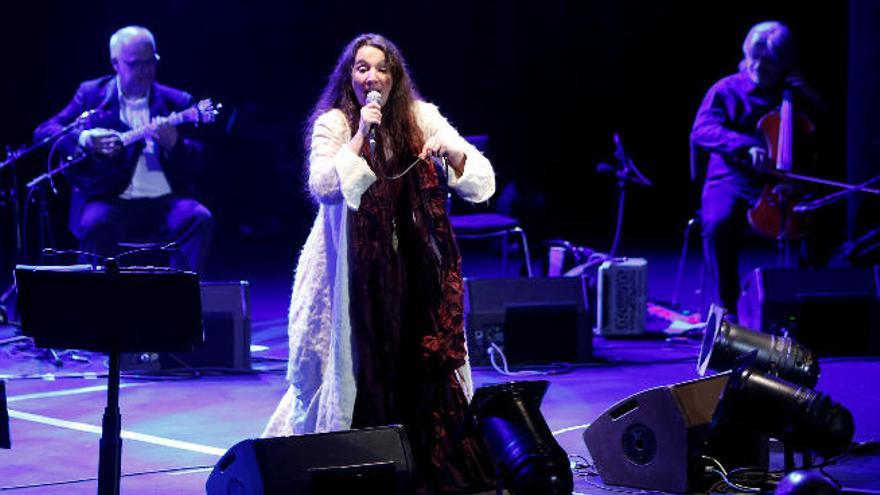 Dulce Pontes lleva al Auditorio un repertorio de músicas del mundo