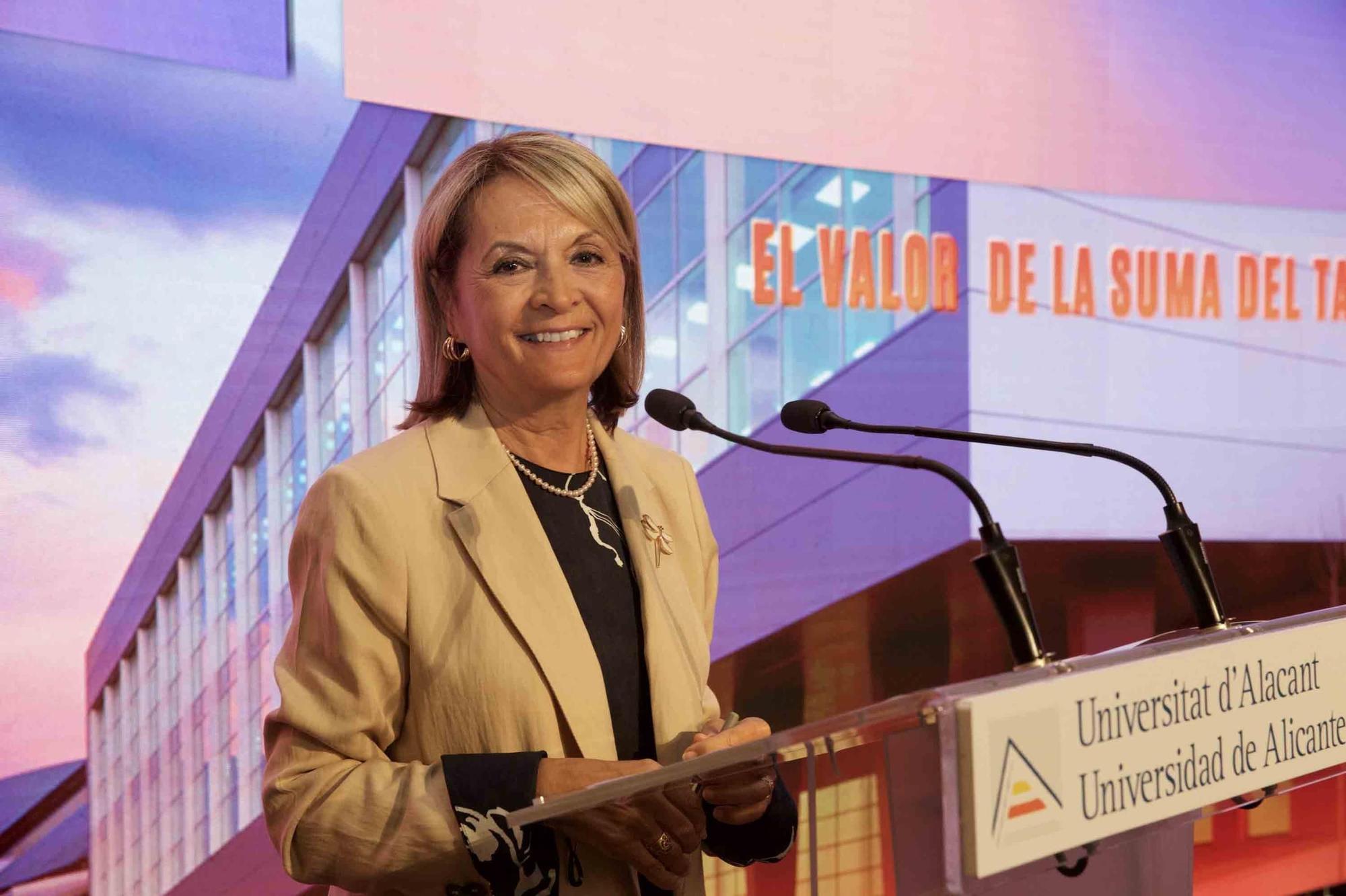 IV edición de la gala "Alumni UA" 2025 en la Universidad de Alicante