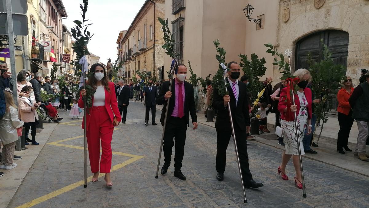 Hermanos de la Asociación del Santo Sepulcro y la Soledad, en la procesión