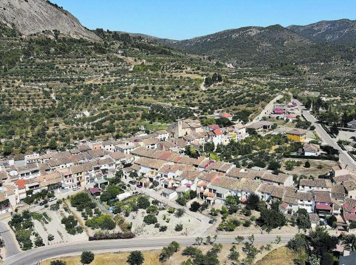 Benasau entre la Serrella y Aitana | RUBÉN SEGUÍ