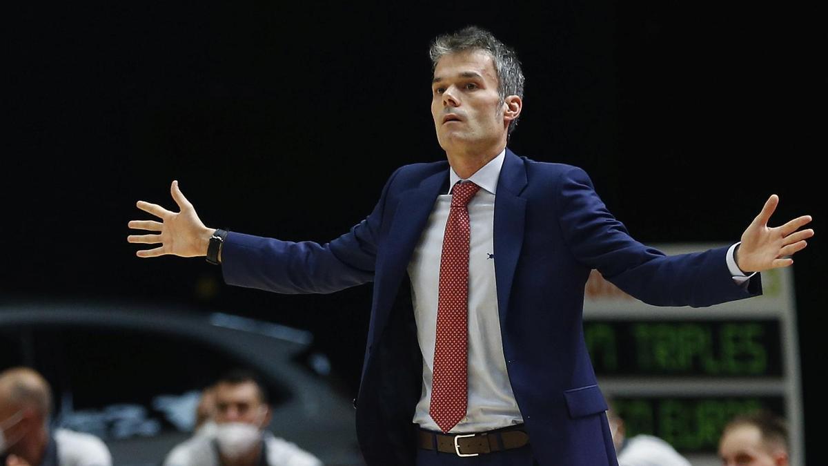 Borja Comenge, durante un partido con el Valencia Basket.