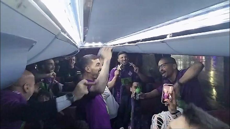 Así celebró el Palma Futsal en el autobús tras ganar su segunda Champions League